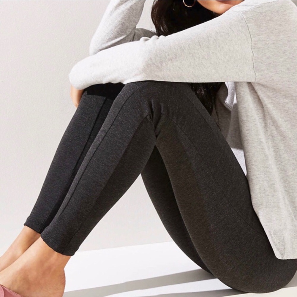 2 pairs of Loft leggings for Karen💝
